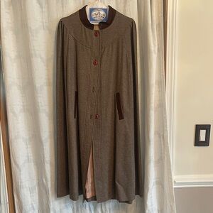 Vintage Brown Cape with dark brown Accents